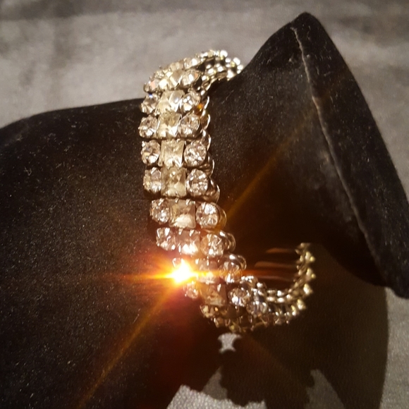 Vintage Rhinestone Bracelet - Picture 2 of 5
